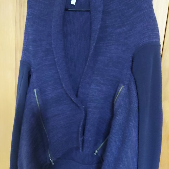 Lululemon Merino Wool Cardigan Size 8 - Picture 3 of 3